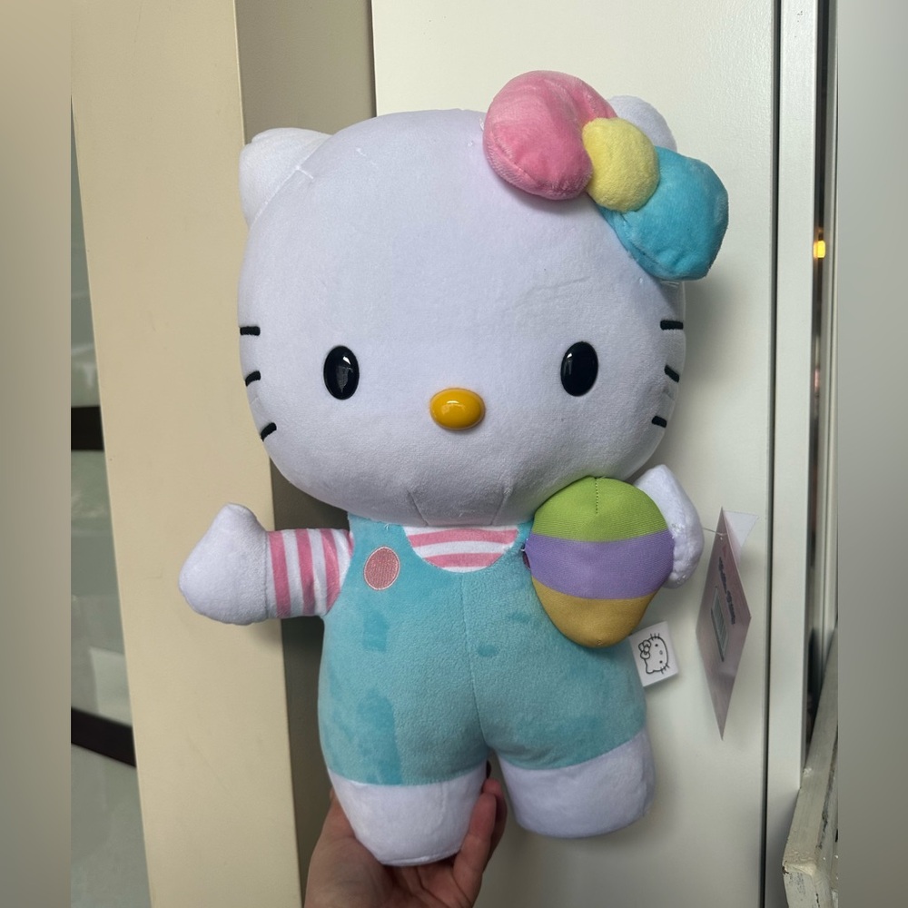 Hello Kitty Plush Greeter with Pastel Outfit - Picture 2 of 3